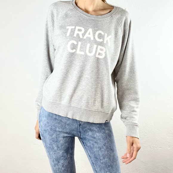 NEW BALANCE |🏃🏻‍♀️ Gray “TRACK CLUB” Athletic Crewneck Sweatshirt - Picture 11 of 11